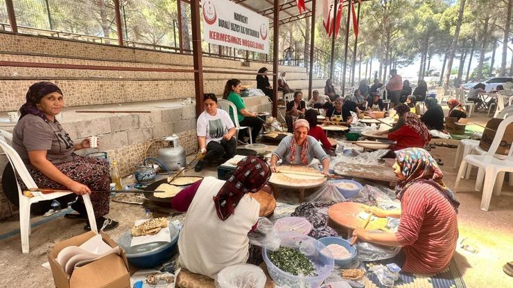 Kumlucada Mavikent Durali Yazıcı Okulunda kermes düzenlendi