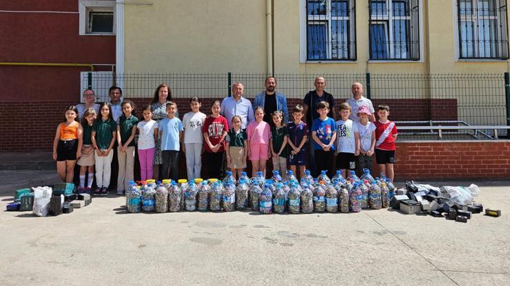 Edirne’de ilkokul öğrencileri 1 ton atık pil topladı