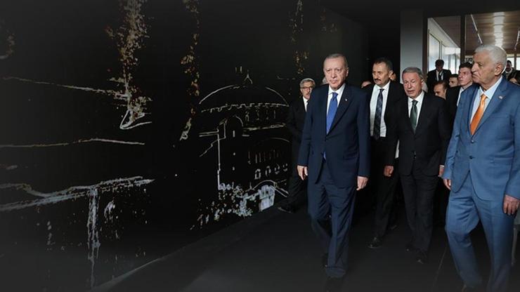 Cumhurbaşkanı Erdoğan, “Bir Şiir Bir Hayat Canım İstanbul” sergisini gezdi