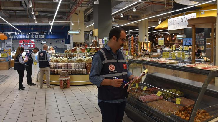 İzmirde marketlerde fahiş fiyat ve etiket denetimi