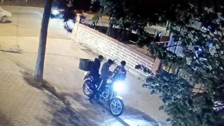 Motosikletli Uyuşturucu Satıcıları Kamerada