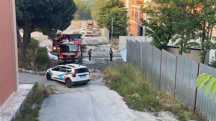 İstanbul - Avcılarda üniversite inşaatında depodaki malzemeler yandı