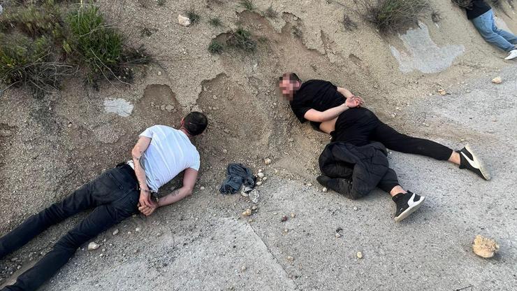 Dur ihtarına uymayıp, sürücüsünün 40 kilometre kaçtığı araçtan suç makineleri çıktı