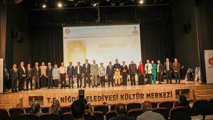 Ebubekir Hazım Tepeyran Ulusal Hikaye Yarışmasında ödüller verildi