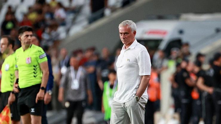 Jose Mourinho, Fenerbahçe’den ayrılan oyuncuları açıkladı