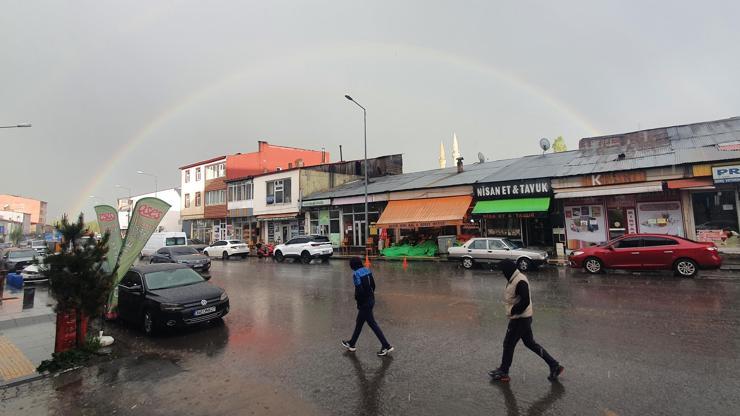 Erzurum ve Ardahanda dolu ve sağanak etkili oldu