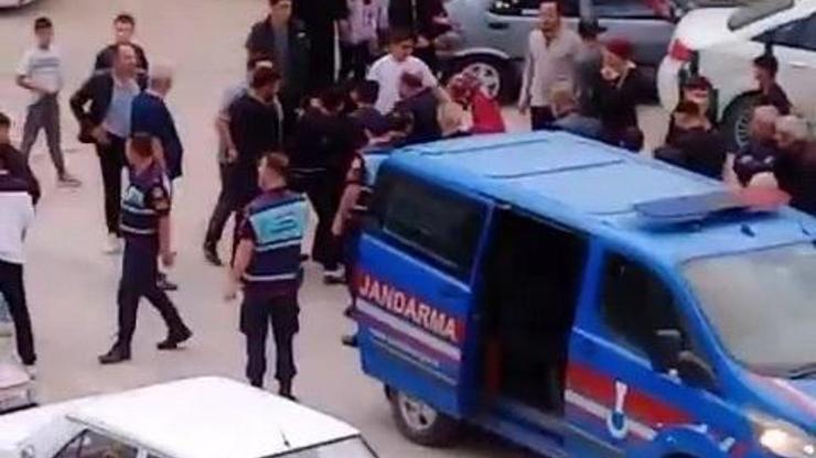 Yol verme tartışmasında 1 kişiyi bıçaklayıp, 3 kişiyi de darbetmişti: tutuklandı