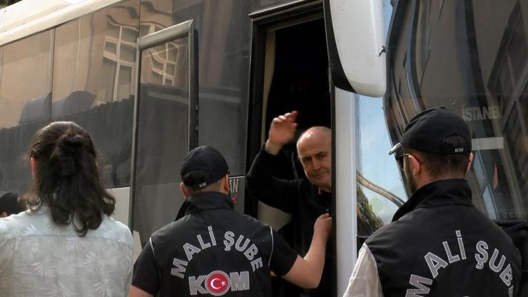 İstanbul - İBBye yönelik operasyonun 5inci dalgasında gözaltına alınanlar sağlık kontrolü için hastaneye getirildi
