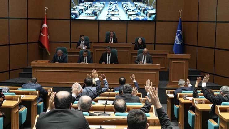 Üsküdar Belediye Meclisinde Türk Dünyası Belediyeler Birliğinden çıkma teklifi tartışıldı