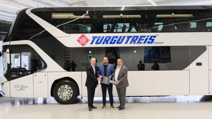 Türkiye’ye çift katlı otobüs getiriyor