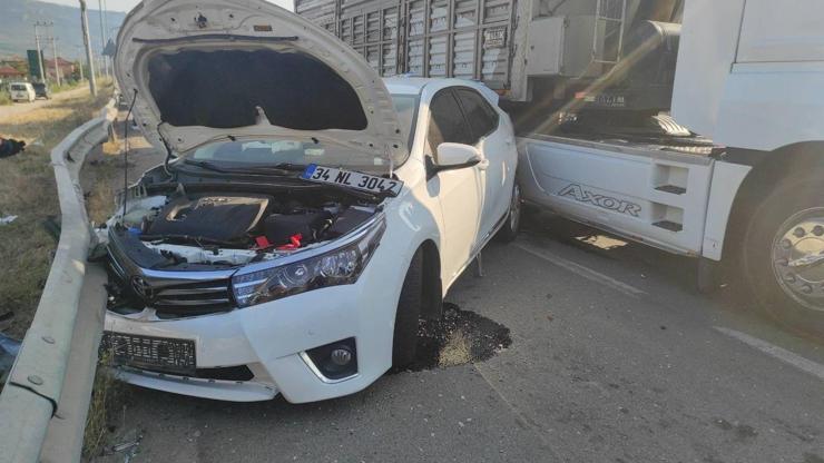 Otomobil bariyerlere çarptıktan sonra TIRa çarptı; 1 yaralı