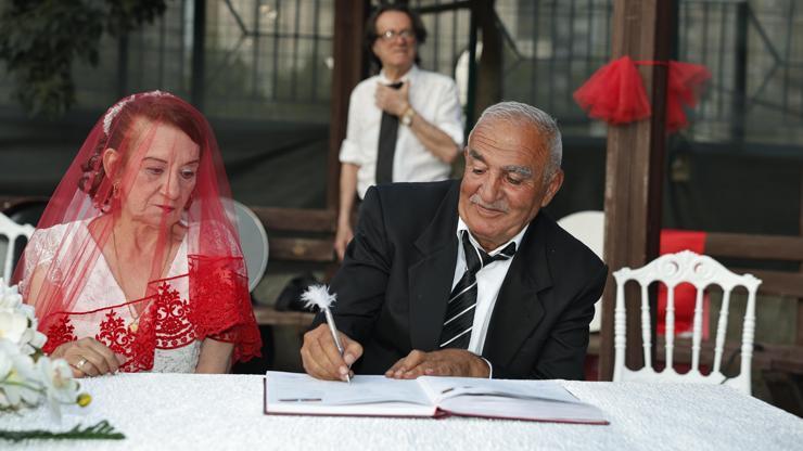 Adanada huzurevinde tanışan çift dünyaevine girdi