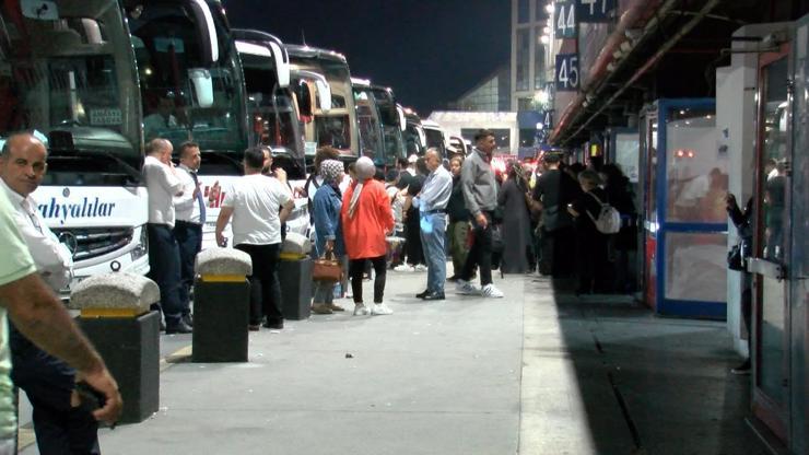 İstanbul - 15 Temmuz Demokrasi Otogarında bayram hareketliliği gece de sürdü