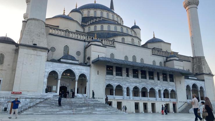 Kocatepede bayram namazı kılındı