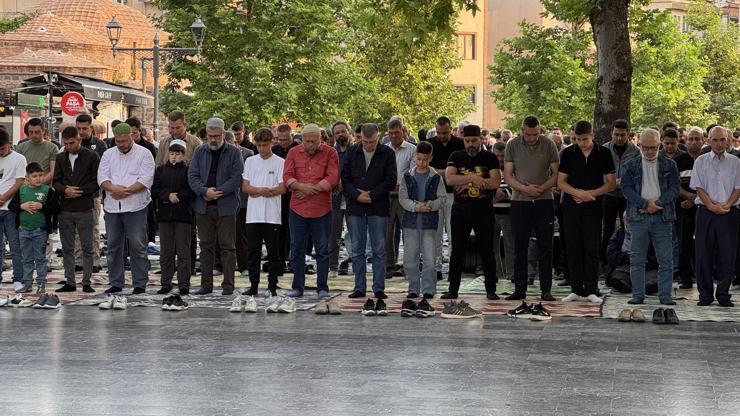 Bursa ve çevre illerde kurban bayramı namazı kılındı