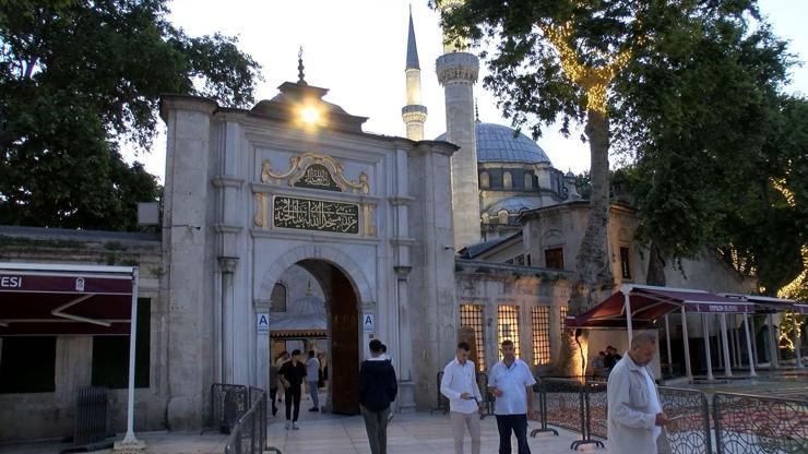 İstanbul- Bayram namazını Eyüpsultan Camiinde kıldılar