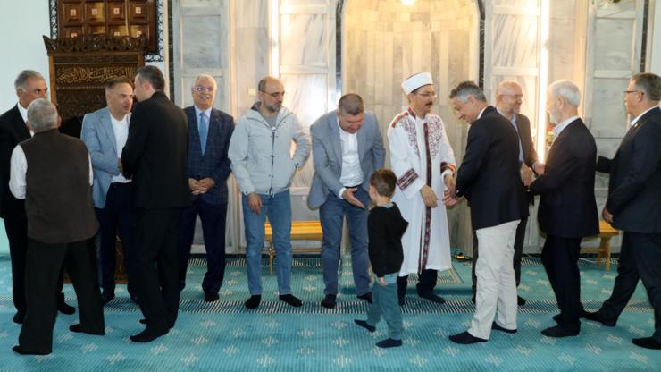 Burdurda protokol camide bayramlaştı