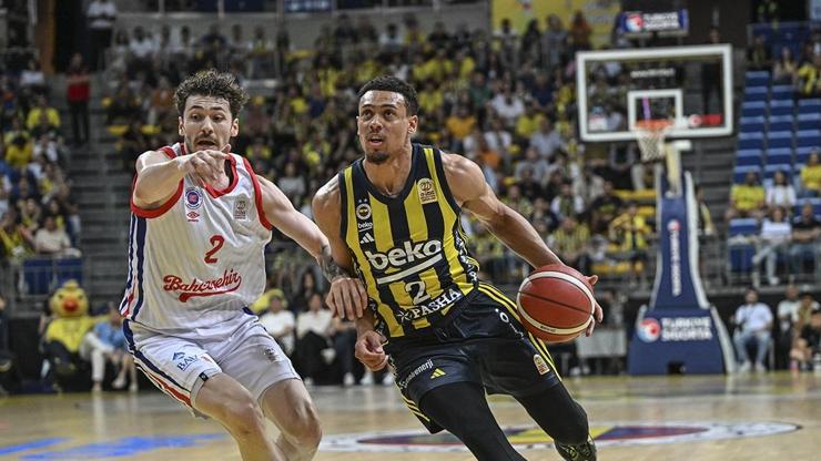Fenerbahçe, seride 2-0 öne geçti