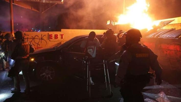 Trump 1965’ten bu yana ilk kez uygulanan yetkiyle müdahale etti Los Angeles’ta göçmen operasyonları gerilimi tırmandırdı