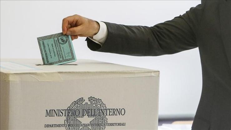 İtalya’da kritik referandum başladı Vatandaşlık ve işçi hakları oylanıyor