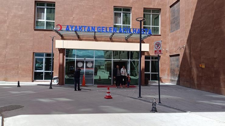 Niğdede motosikletler çarpıştı; 4 yaralı