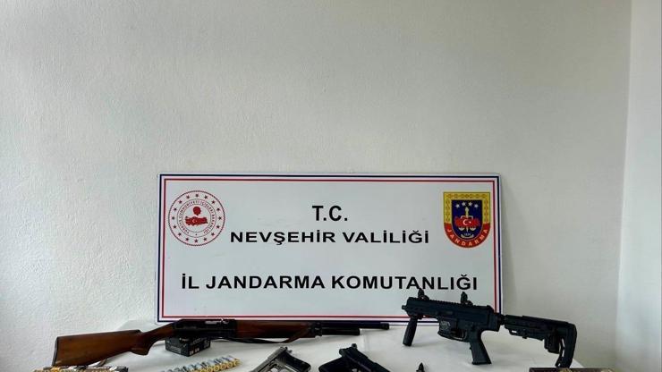 Nevşehirde kaçak silah bulunduran 2 kişiye gözaltı