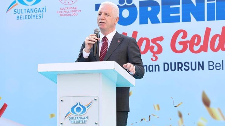 Vali Gül, Sultangazi’deki mezuniyet törenine katıldı