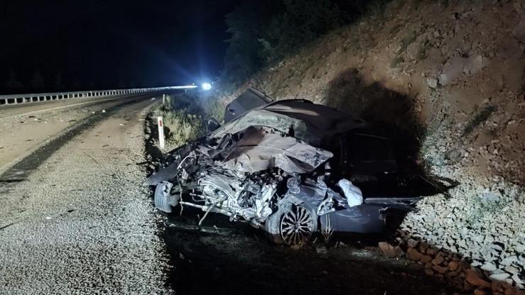 Konya’da feci kaza Otobüs ile otomobil çarpıştı, 1 ölü 8 yaralı