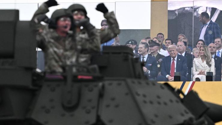 ABD ordusu 250, Trump 79 yaşında: 6 bin asker, tanklar, uçaklar...