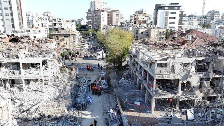 İsrailden İrana yeni tehdit: Her binaya karşılık Tahranda 100 bina yıkılacak