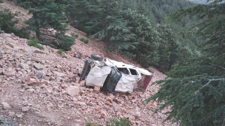 Gaziantepte kamyonet uçuruma yuvarlandı: Aynı aileden 3 ölü, 1 yaralı