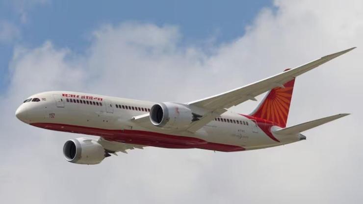 Hong Kong-Yeni Delhi seferini yapan Air India uçağı, arıza nedeniyle geri dönüş yaptı