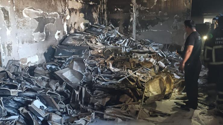 Mardinde depo yangınında 1 itfaiye eri dumandan etkilendi