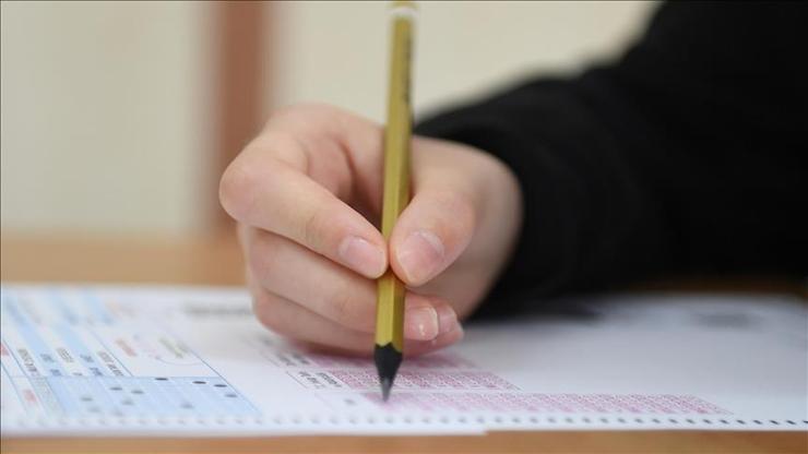 LGS sınavında velileri harekete geçiren hata: 15 dakika sonra fark ettiler