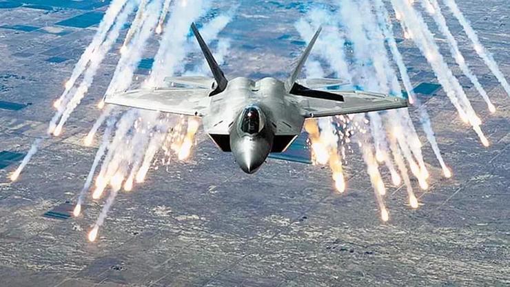 İsrail-İran savaşında kritik eşik: F-22 RAPTOR