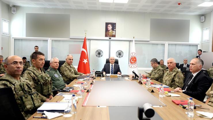 Milli Savunma Bakanı Yaşar Güler, İran sınırına gitti