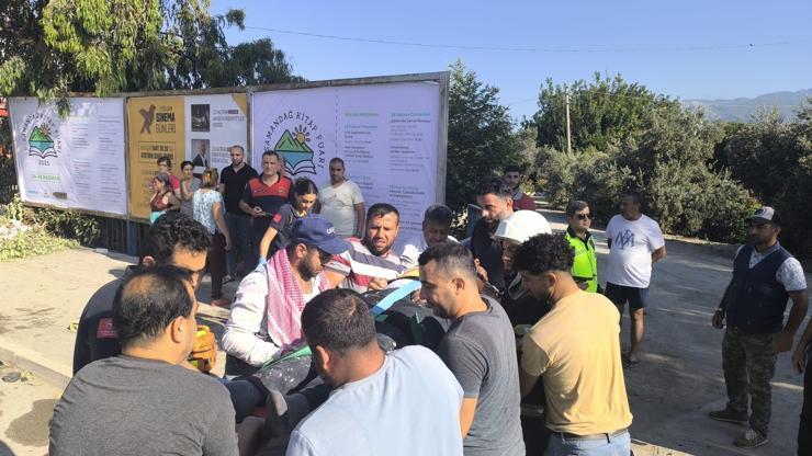Hafif ticari araç ile otomobil çarpıştı: 4 yaralı