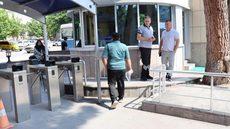 Amasya’da YKS heyecanı, biri geç kaldı diğeri ise yanlış okula geldi