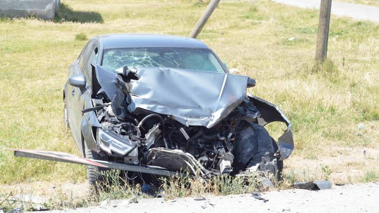 Aksaray’da traktör ve otomobil kavşakta çarpıştı: 4 Yaralı