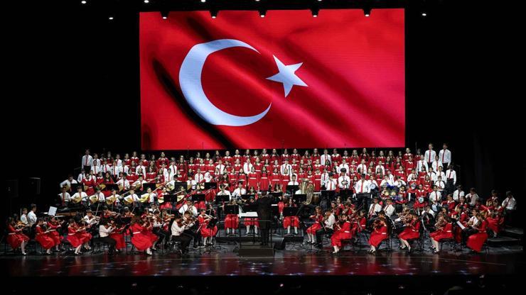 Cumhurbaşkanlığı Çocuk Orkestrası ve Korosu, Dünya Müzik Günü’nde AKMde sahne aldı