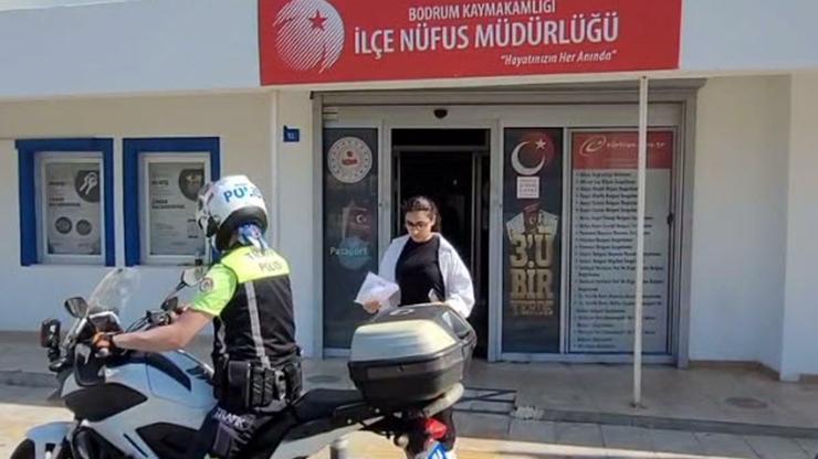 Bodrumda kimliğini unutan öğrenciyi sınava trafik polisi yetiştirdi