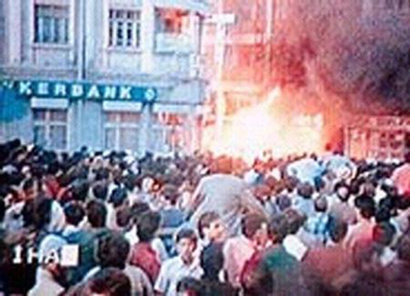 Sivas Katliamı 2 Temmuz 1993