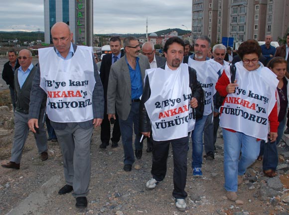 2B mağdurları Ankaraya yürüyor