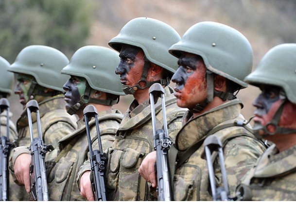 Türk askeri 1 yıl daha Lübnanda