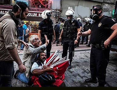 Bayrak satıcısı Sarıçiçeke 7 yıl hapis istemi