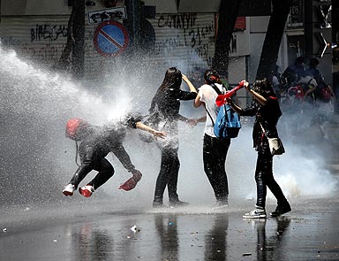 Ankarada müdahale. 500 kişi gözaltında