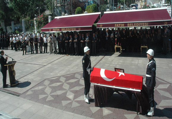 Hayri Kozakçıoğlu toprağa verildi