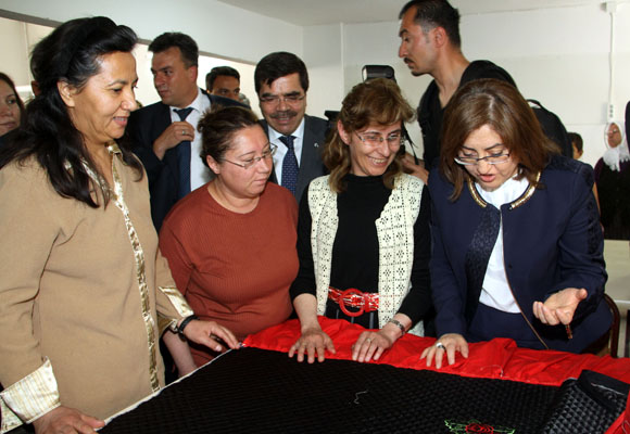 Fatma Şahin: Kadına yönelik şiddet algıda seçicilik Fatma Şahin: Kadına yönelik şiddet algıda seçicilik