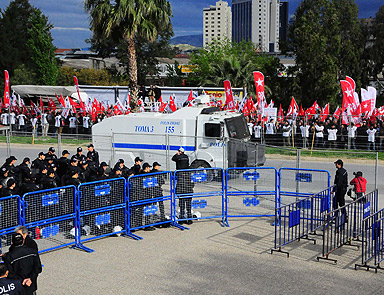 Askeri şantaj davası gergin başladı...