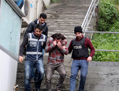 İstanbulda şafak operasyonu: 13 gözaltı